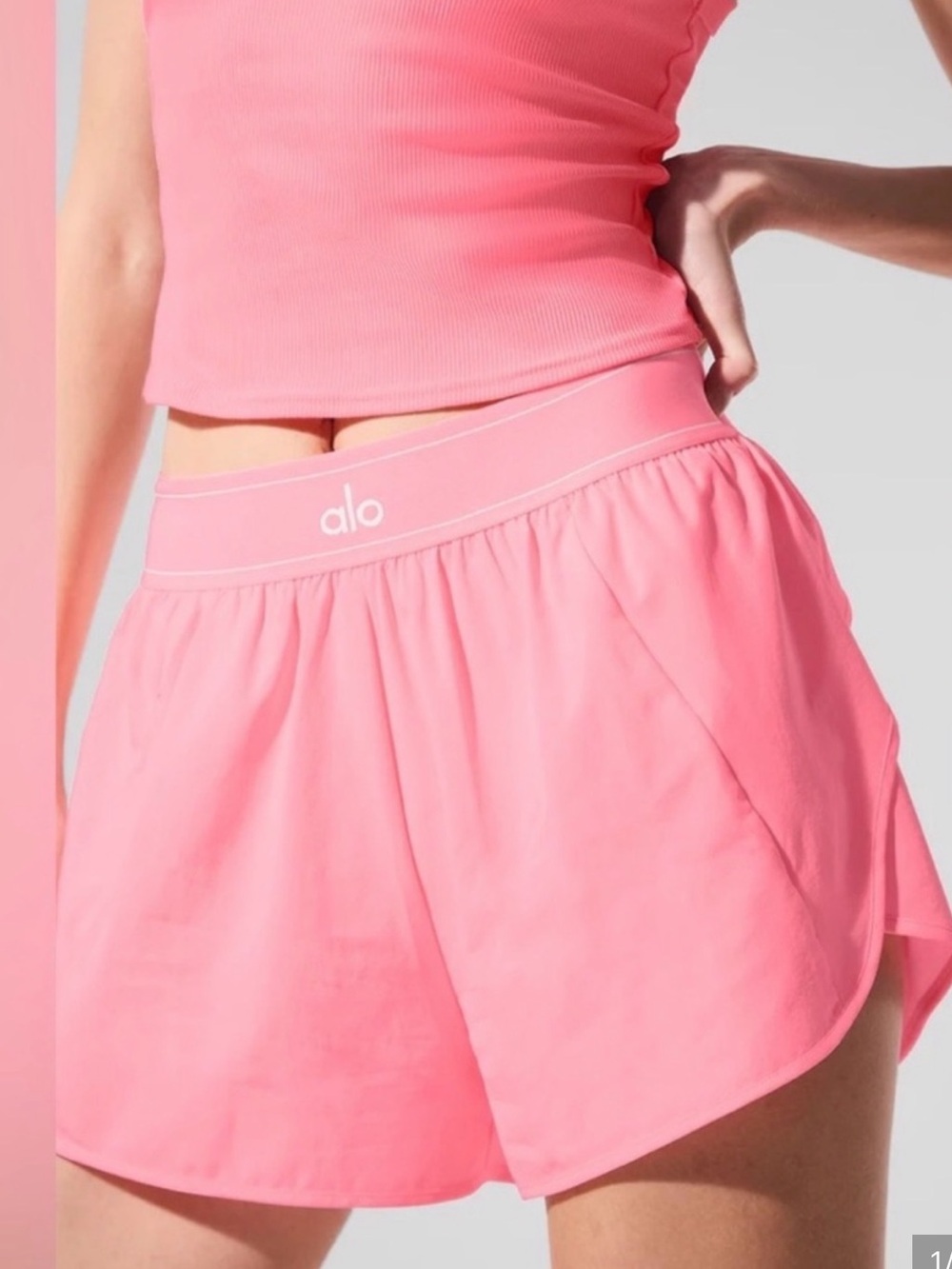 ALO Yoga Match Point Short size small-Neon Bubblegum